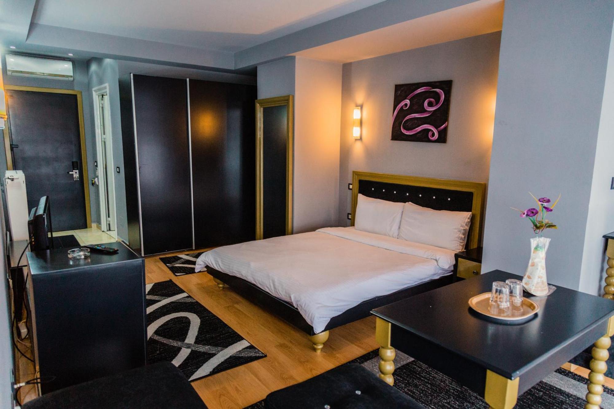 Junior Suite (2 Adults)