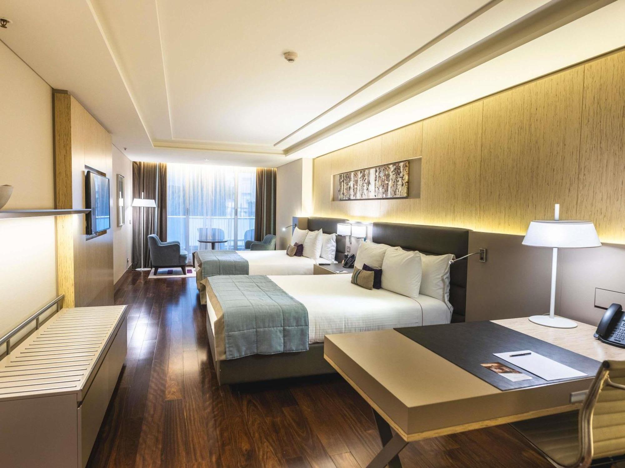 Executive Queen Room Two Queen Beds Balcony