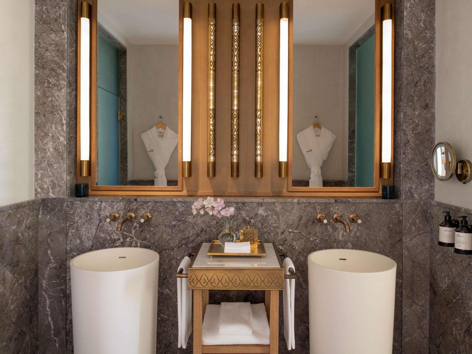 Appartement 2 Chambres avec 1 Lit King-Size et 2 Lits Simples - Jardin Privé