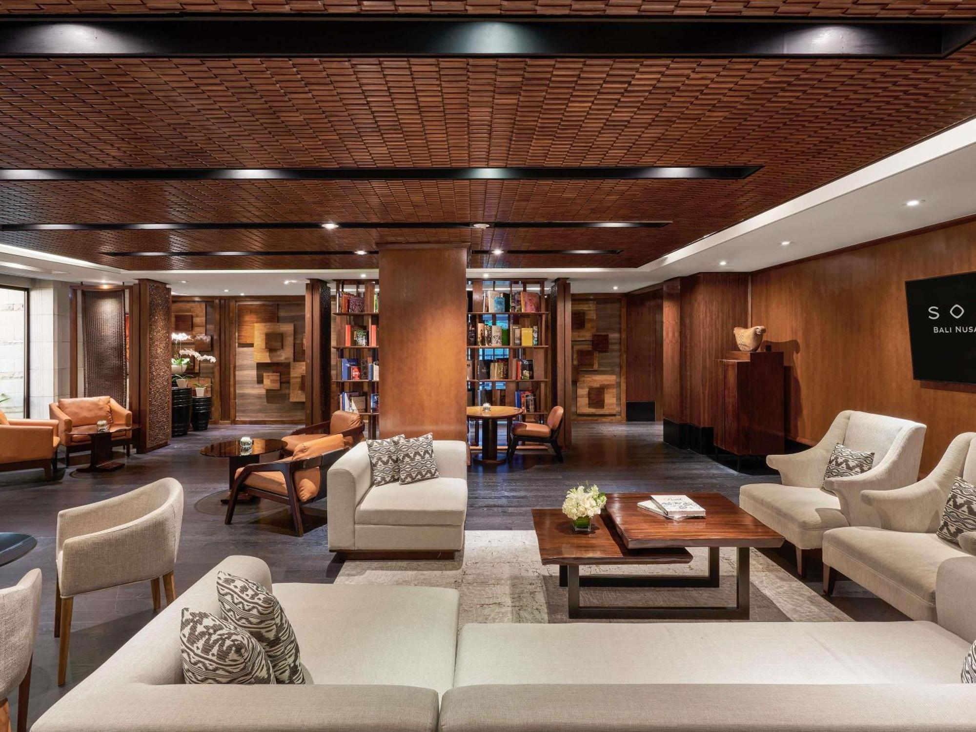 Luxury  King Club Millésime Room with Pool Access