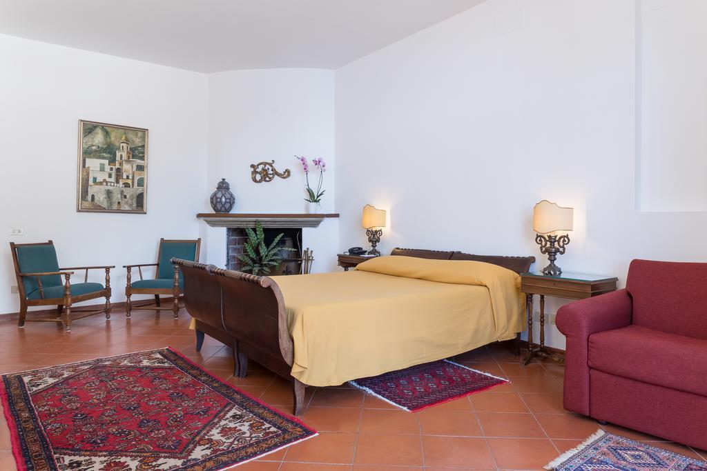 Suite Junior con vistas parciales al mar