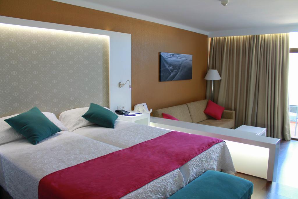 Superior Triple Room,913763158:JPEG
