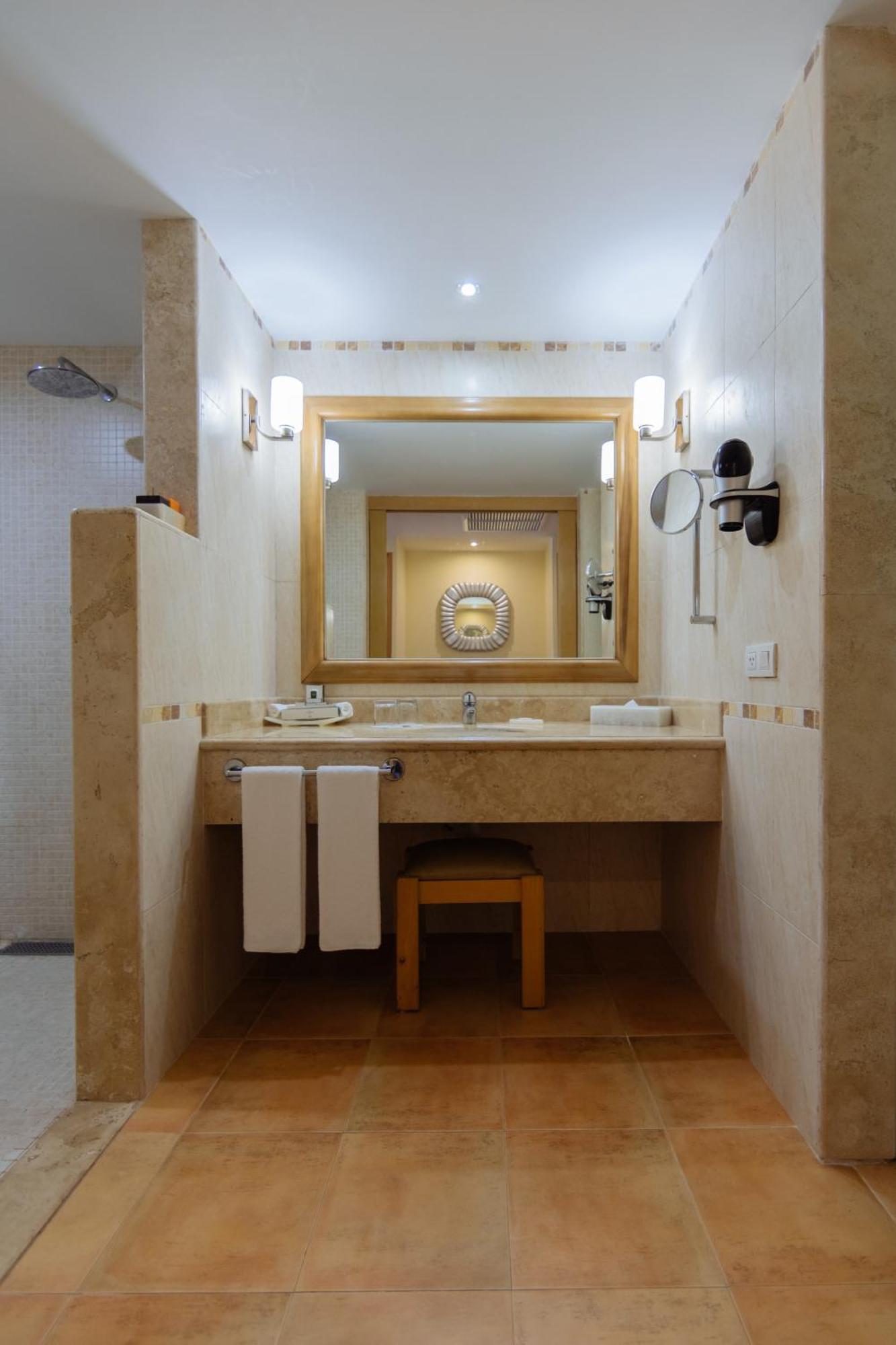Habitación Superior (2 adultos + 2 niños)