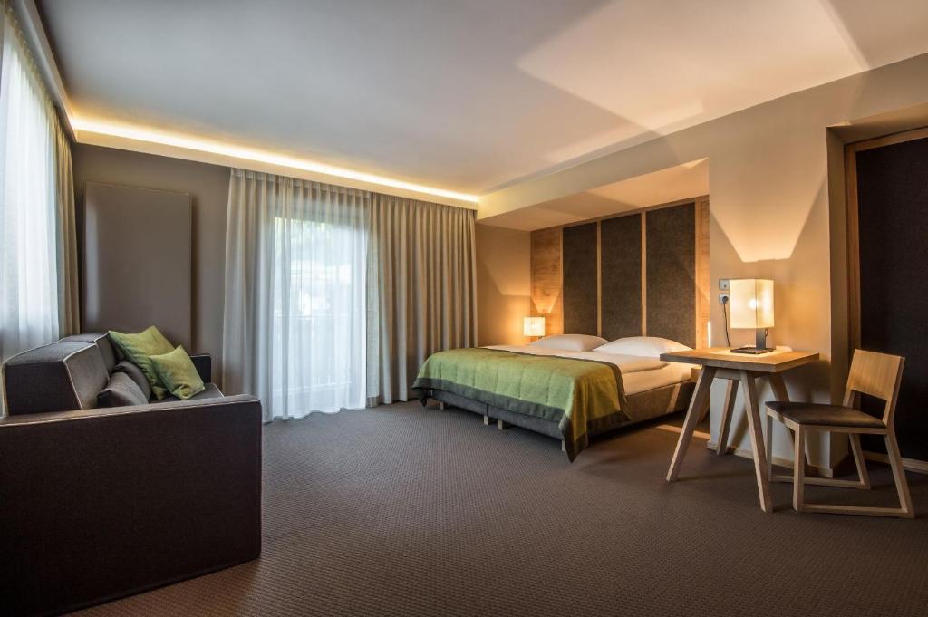 Triple Room,46557325:JPEG