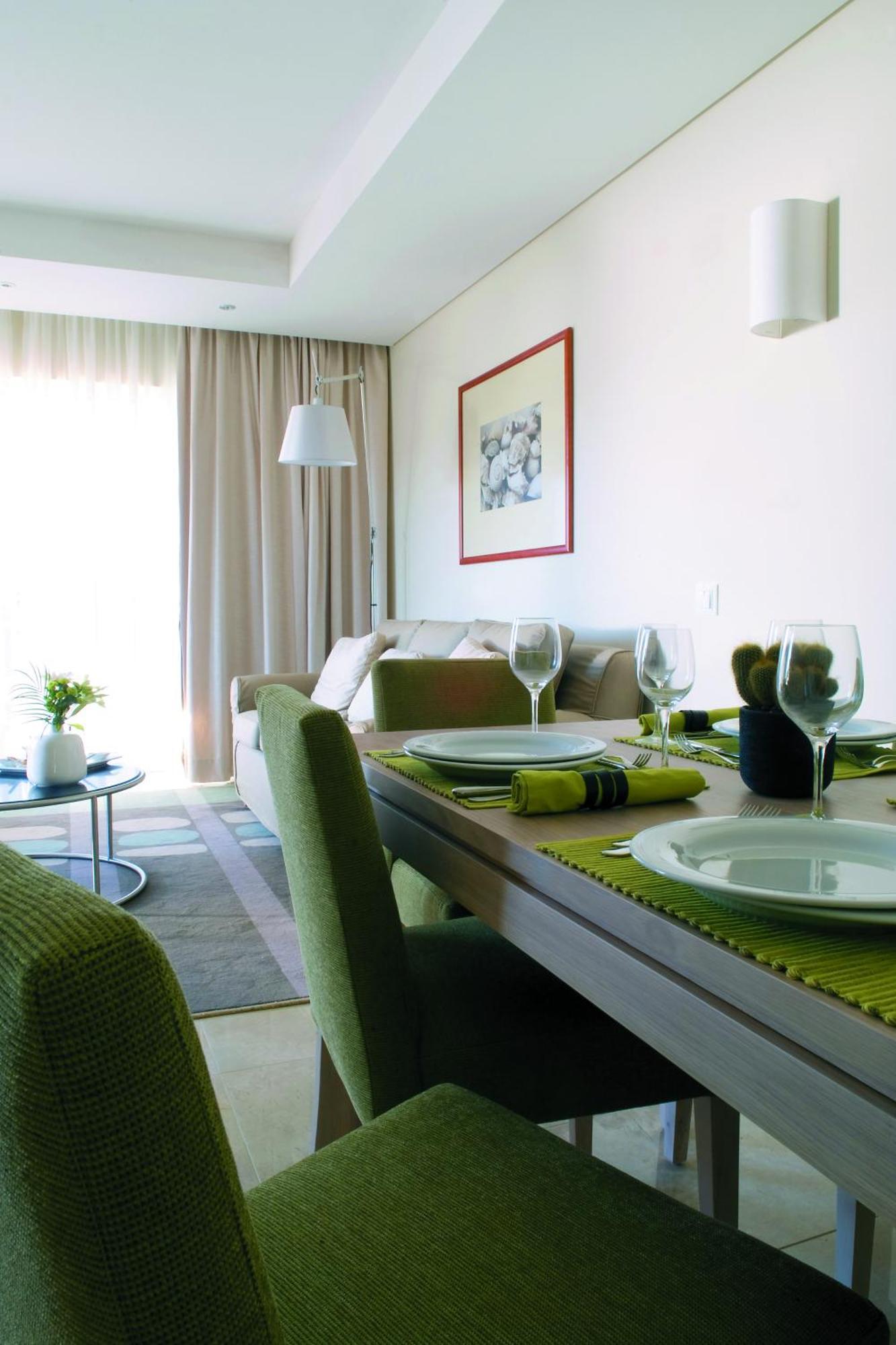 Luxury Two-Bedroom Suite,1209287014:JPEG