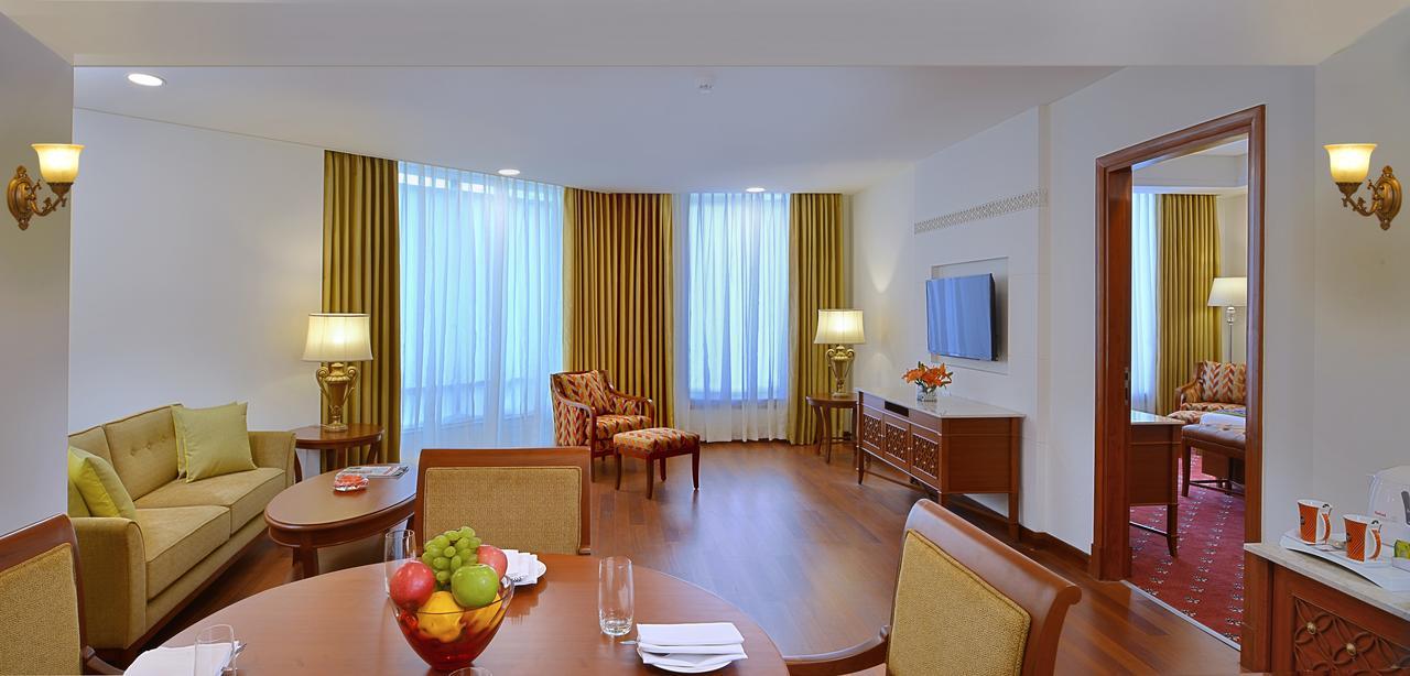 Deluxe Suite with 15% discount on Food & Beverages | Enjoy 2+1 offer on Selected Alcoholic Brands