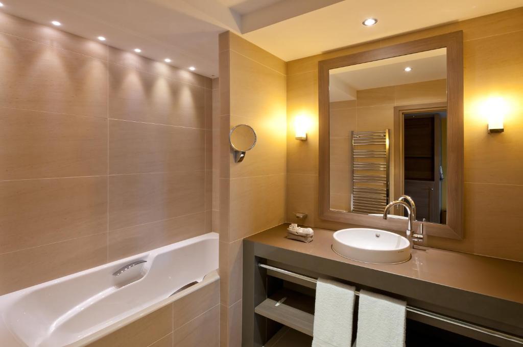 Standard Double or Twin Room City View