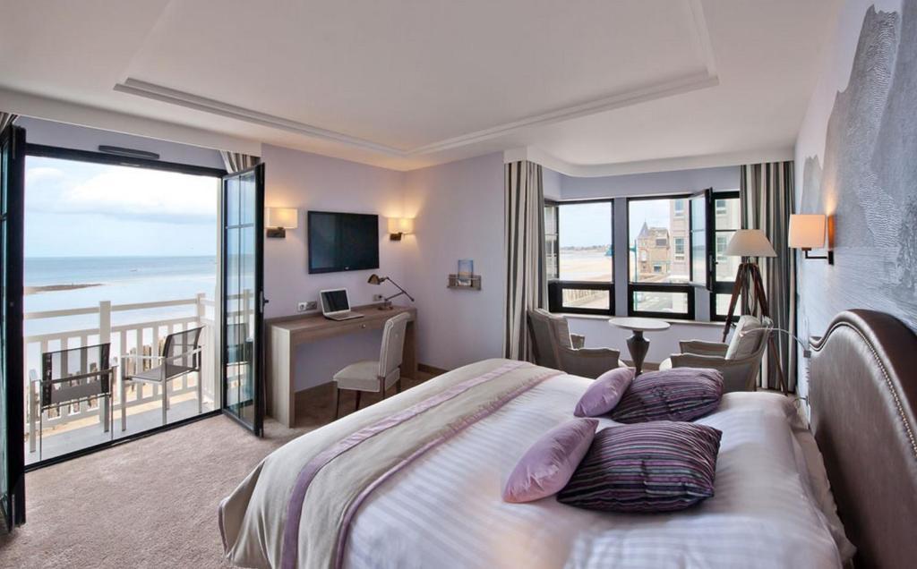 Premium Double or Twin Room Sea View