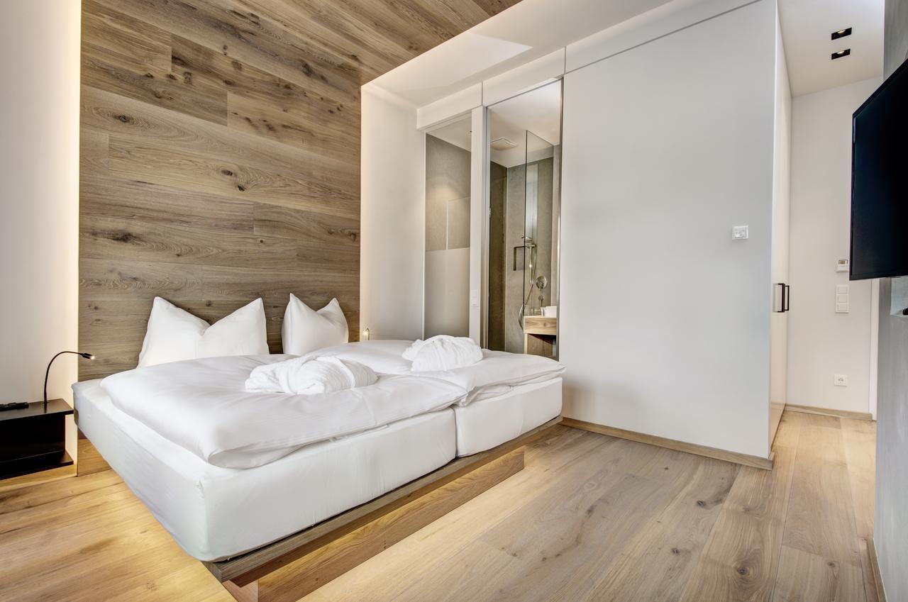Deluxe Double Room Balcony Lake View