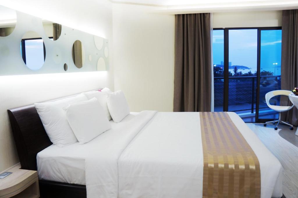 Premier Double Room - Chic Tower