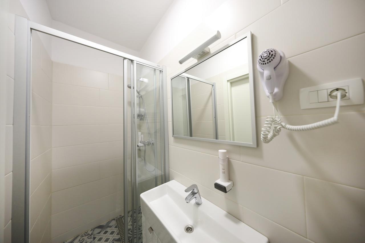 Double or Twin Room without Balcony,652783371:JPEG