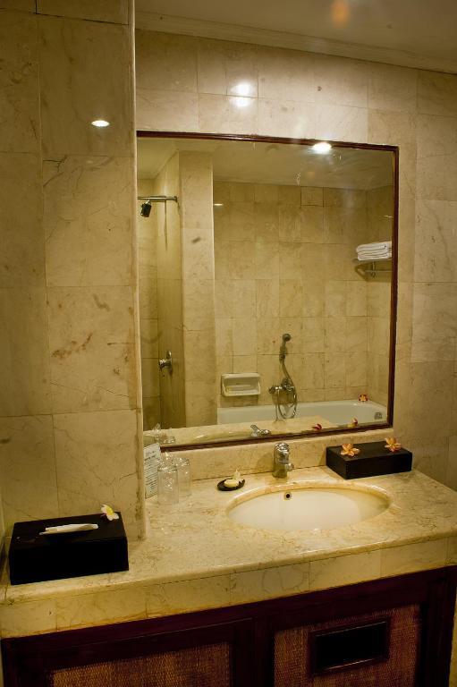 Deluxe Double or Twin Room with Pool View