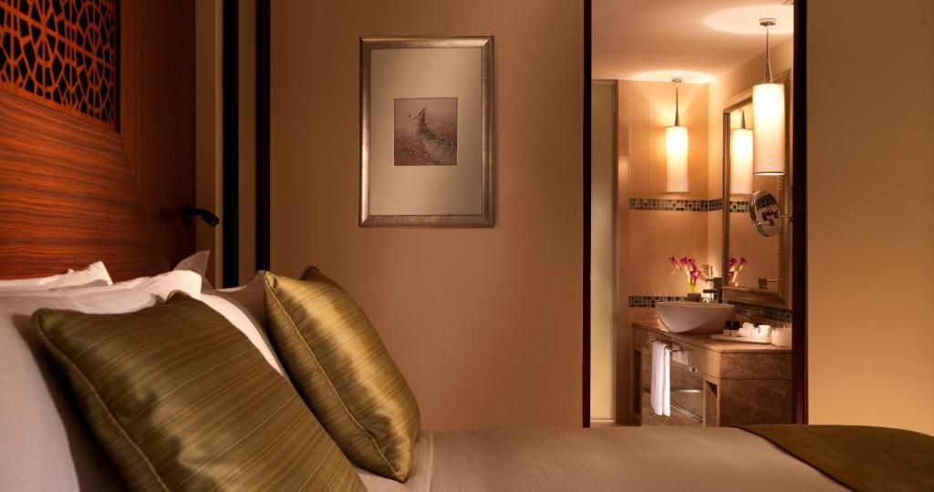 Fairmont Heritage King Room