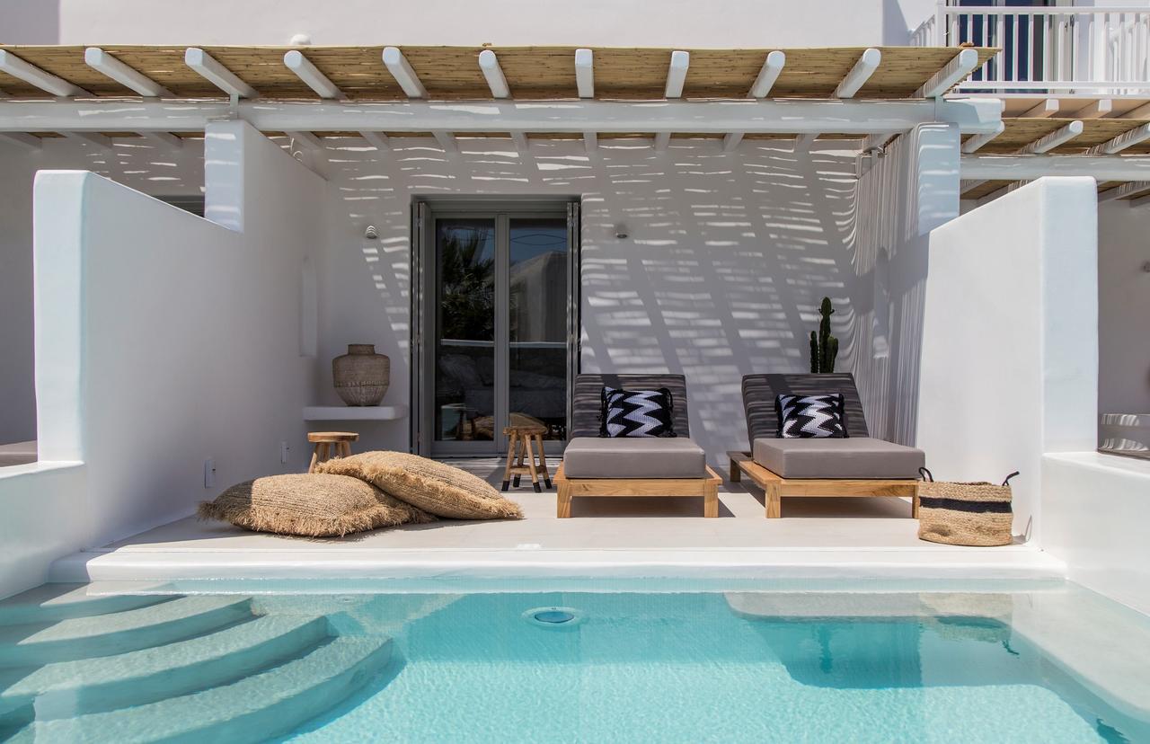 Honeymoon suite with private pool