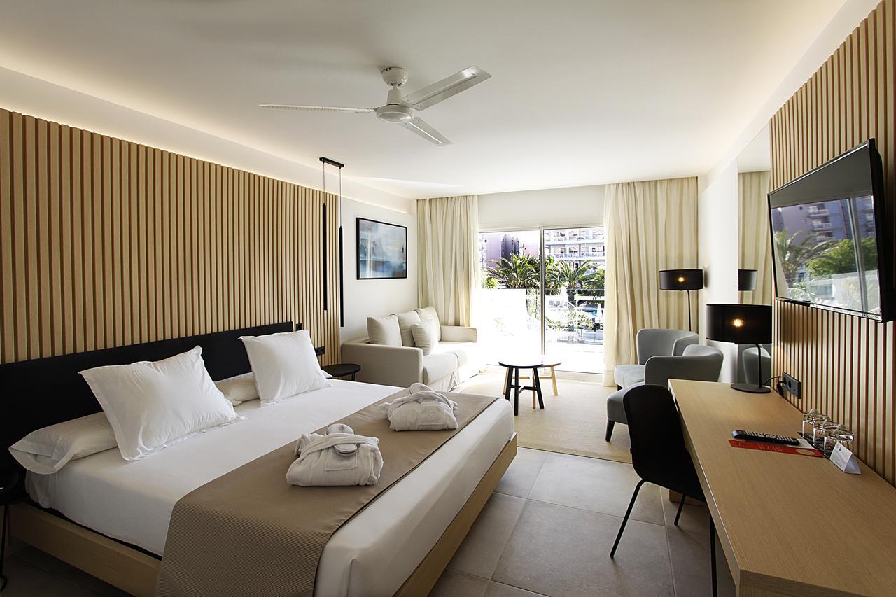 Junior Suite with Balcony (2 Adults)