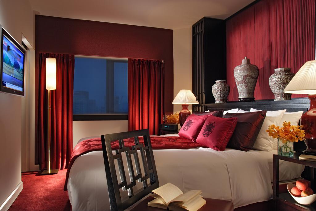 Signature  Suite