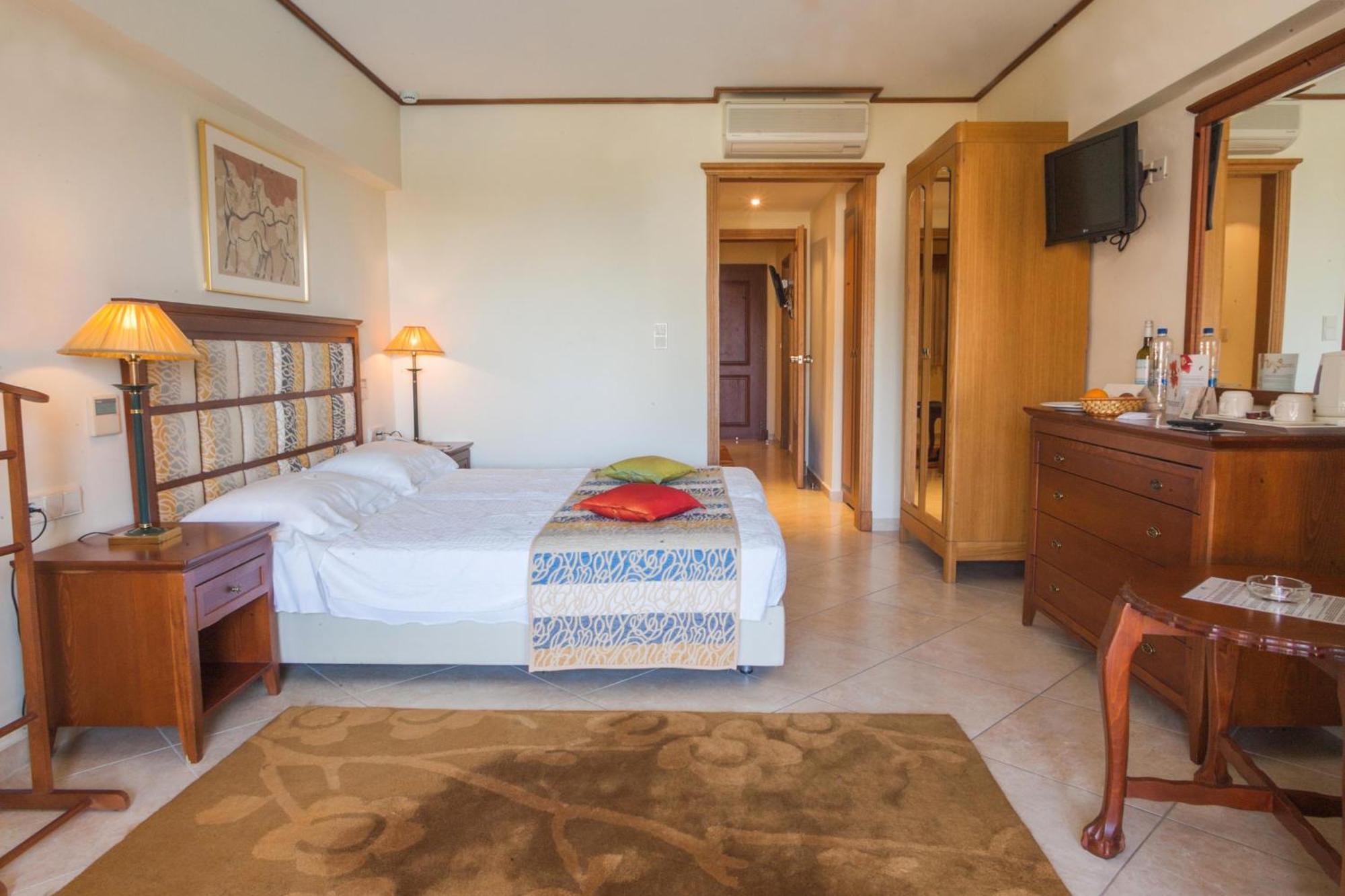 Junior Suite Pool View