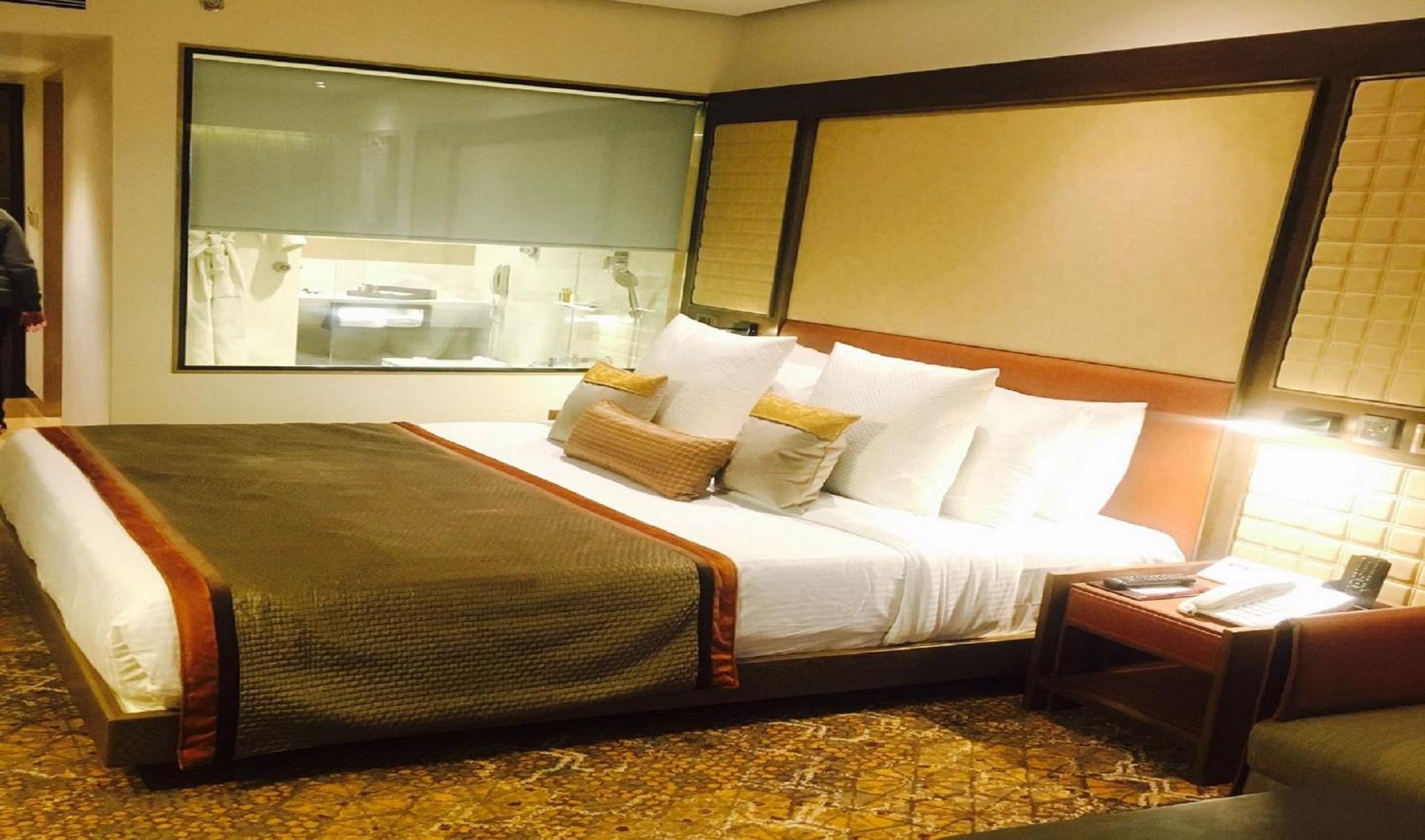 Club Grande Room with King Bed