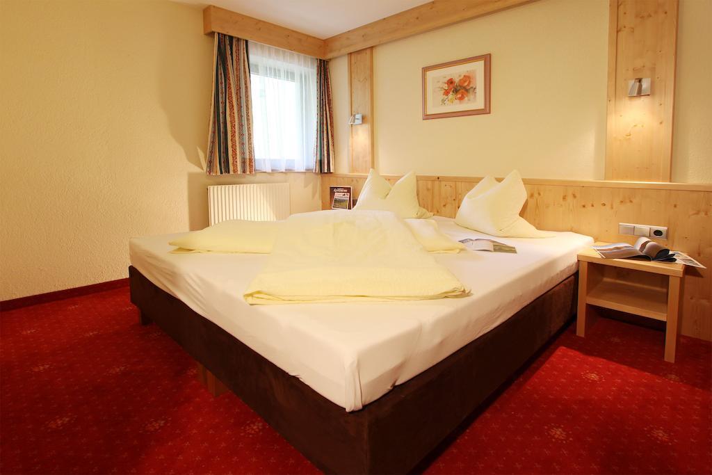 Three-Bedroom Apartment,115081790:JPEG