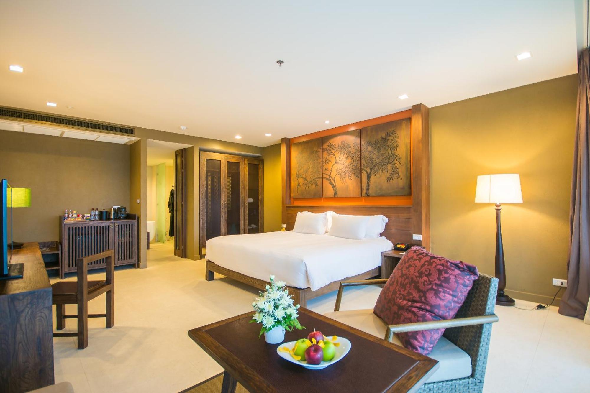 Grand Deluxe King or Twin Room
