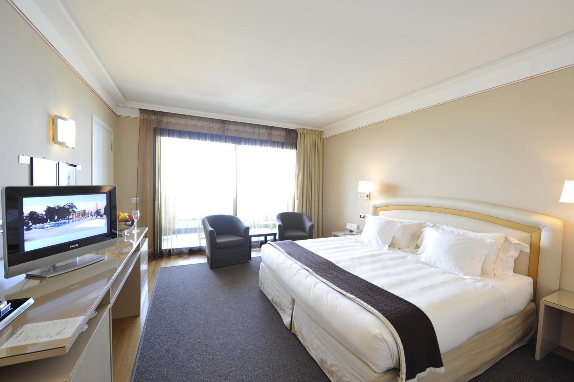 Standard Room Lake View Spa Access