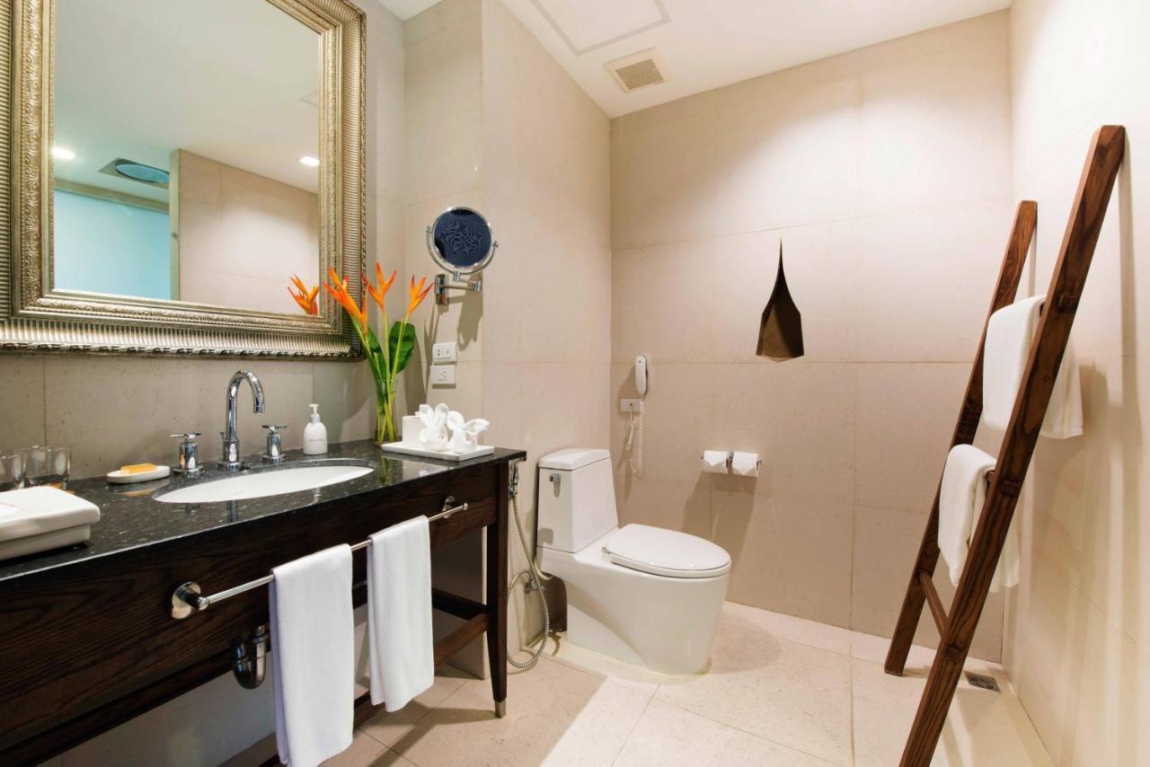 Deluxe King or Twin Room