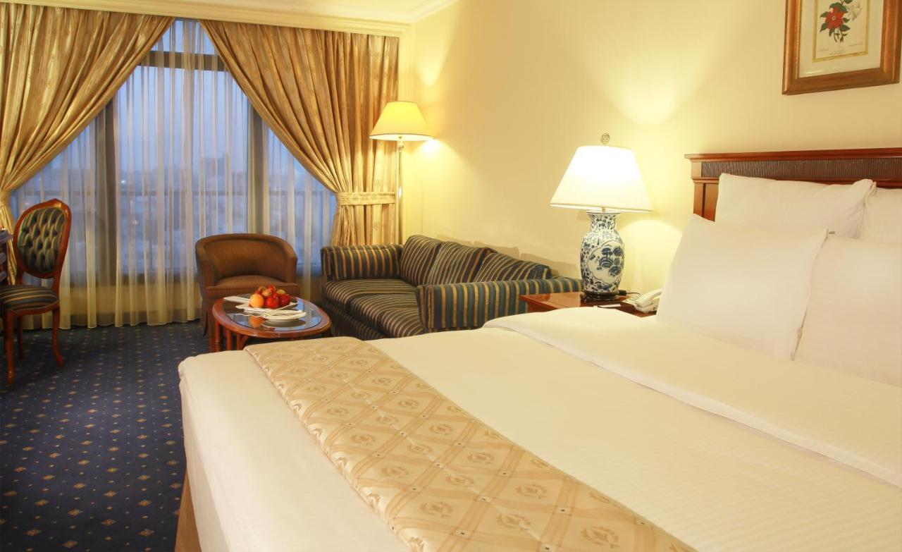 Executive Suite,743030644:JPEG
