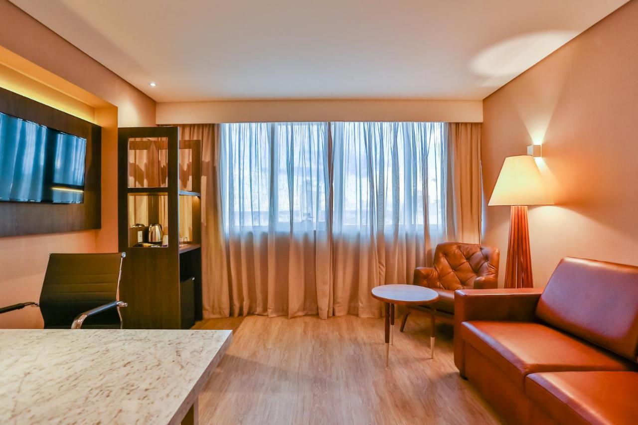 Deluxe Suite Spa Bath