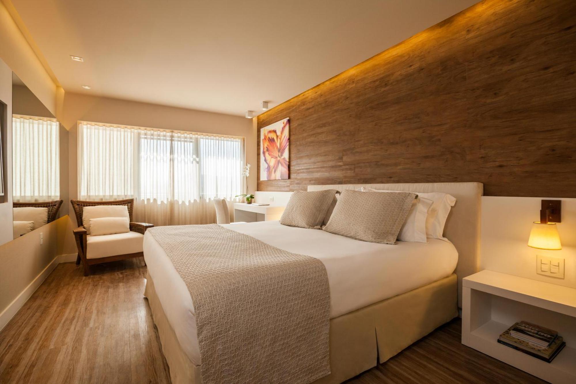 Deluxe Queen Room