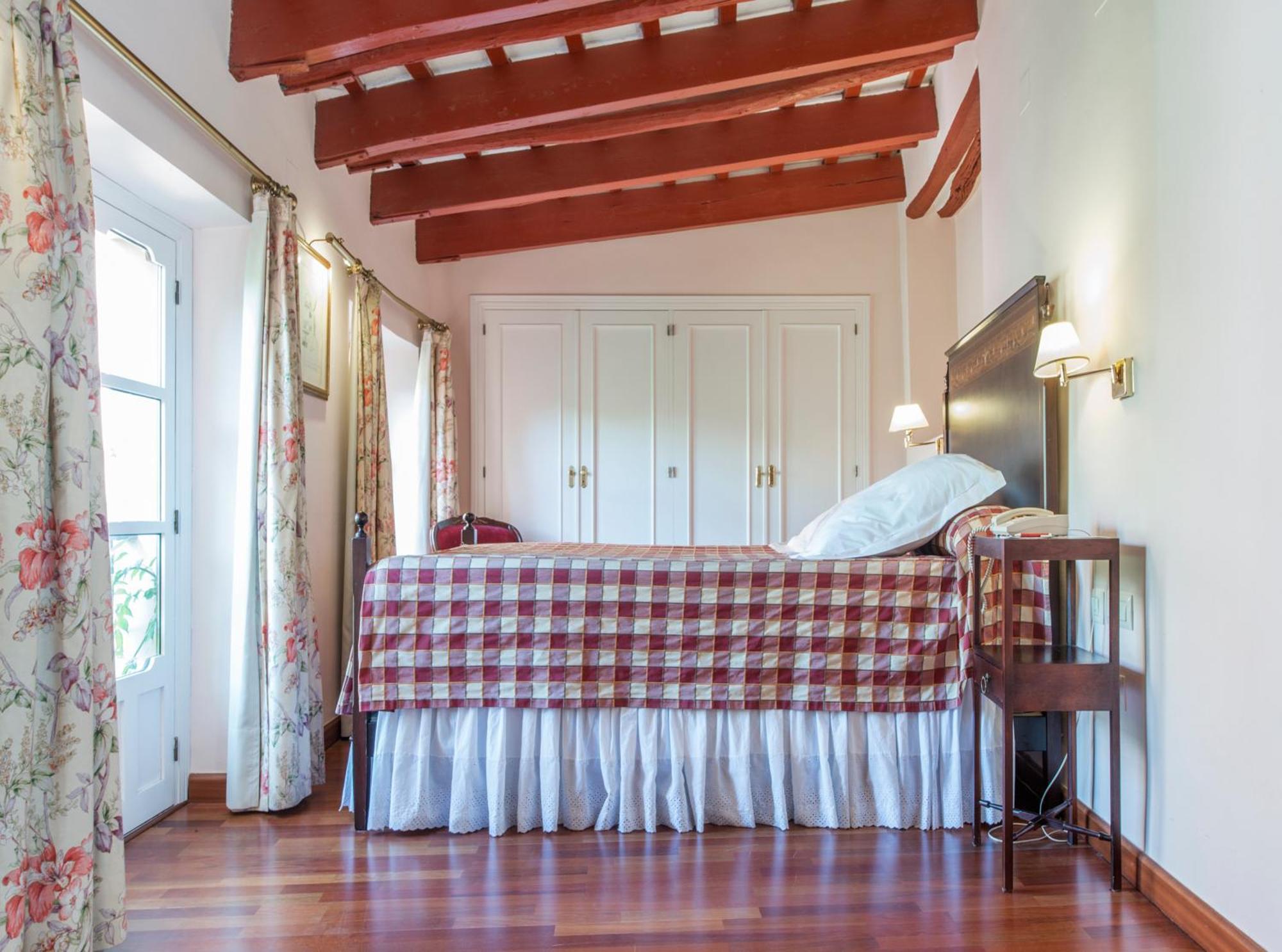 Quarto Duplo com Banheira de Hidromassagem