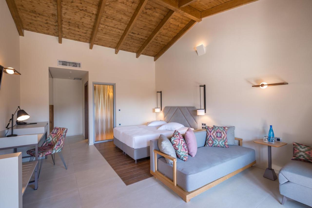 Deluxe Junior Suite with Mountain View