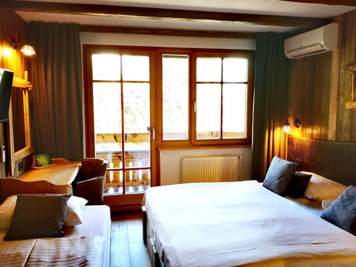 Tweepersoonskamer met 1 of 2 Bedden en Extra Bed en Balkon