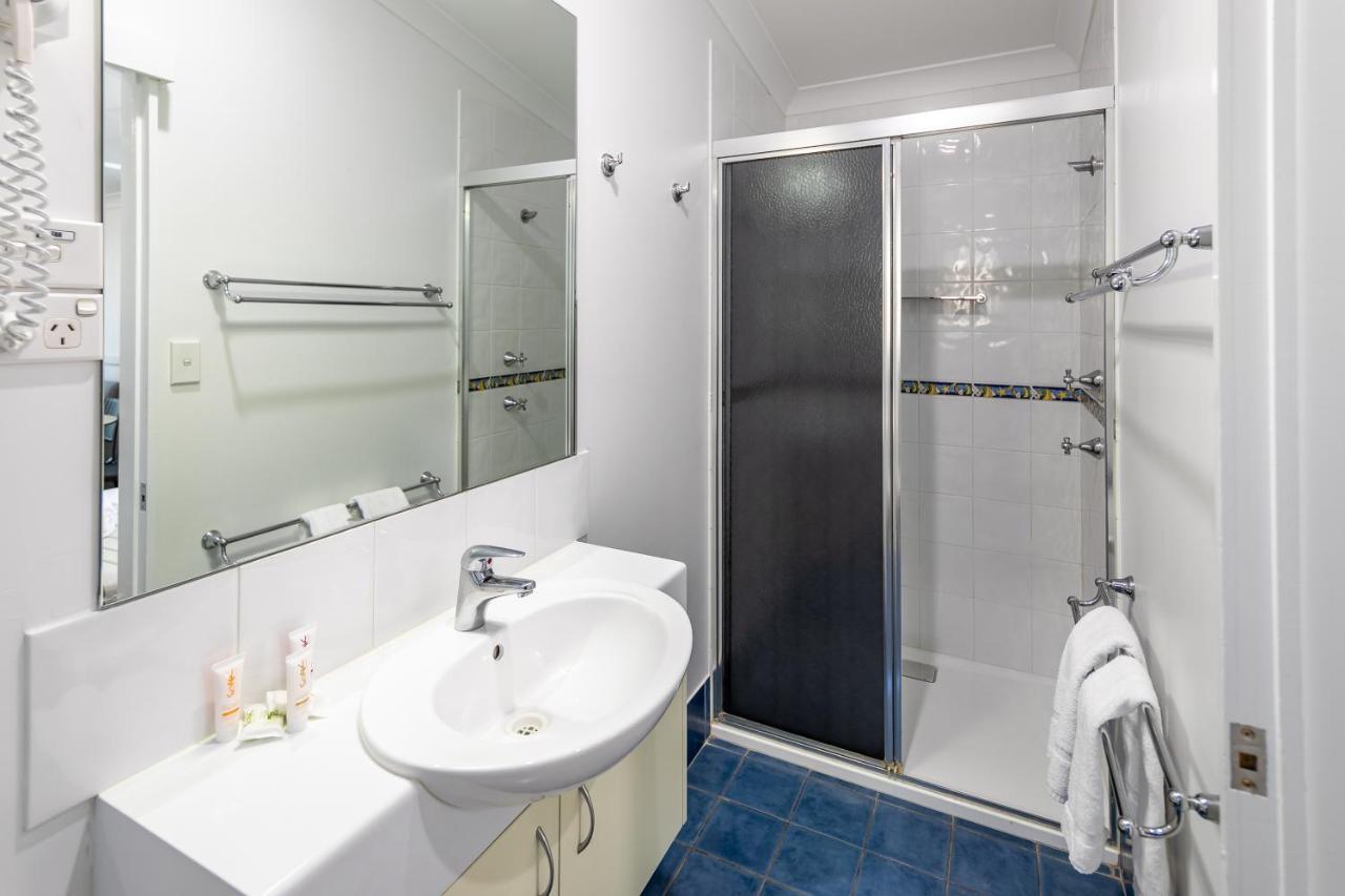 One-Bedroom Tropical Cabin,968921608:JPEG