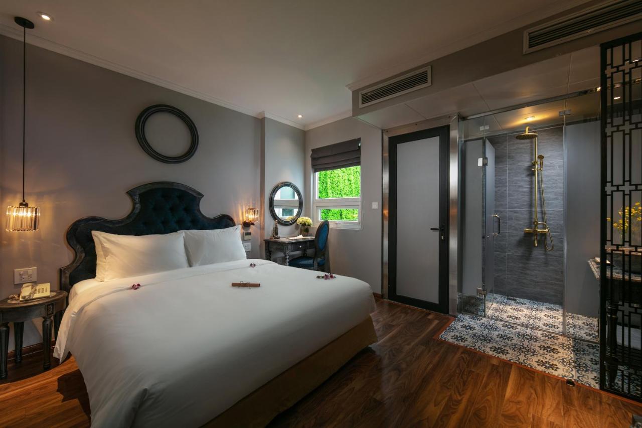 Connecting Room