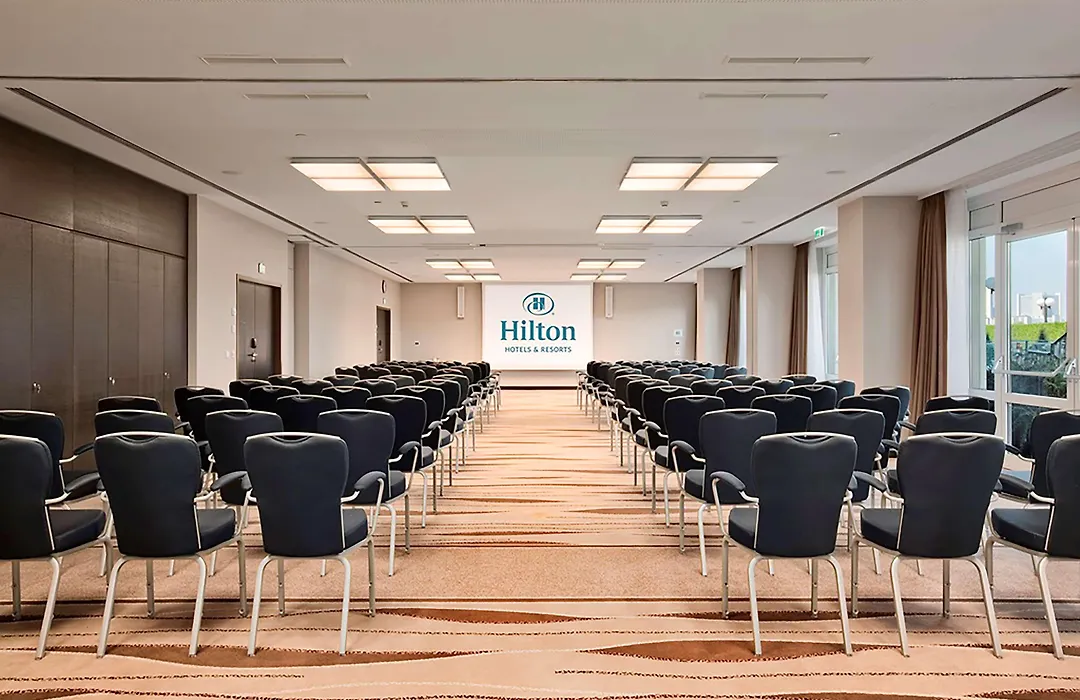 Hilton Vienna Waterfront-1