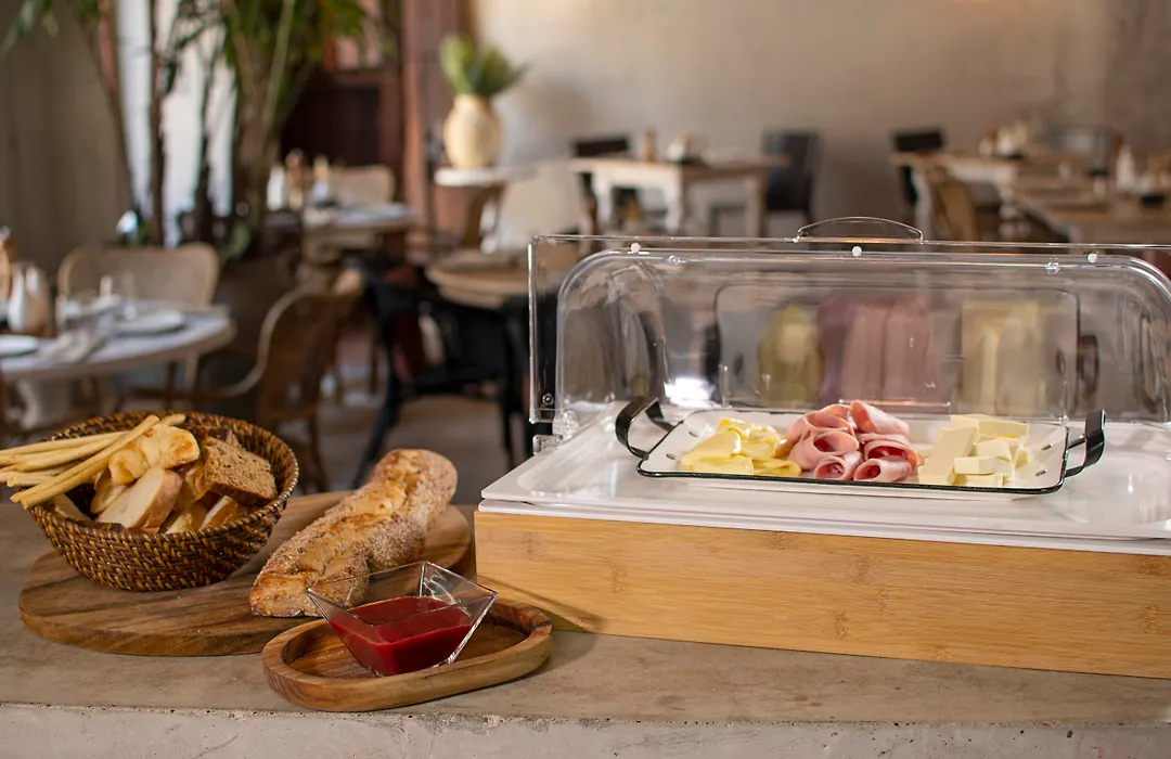 Ananda Hotel Boutique-1