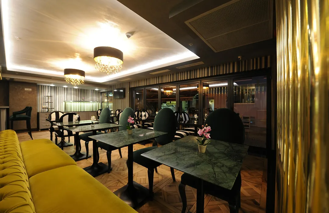 Le Petit Palace Hotel - Special Category-1