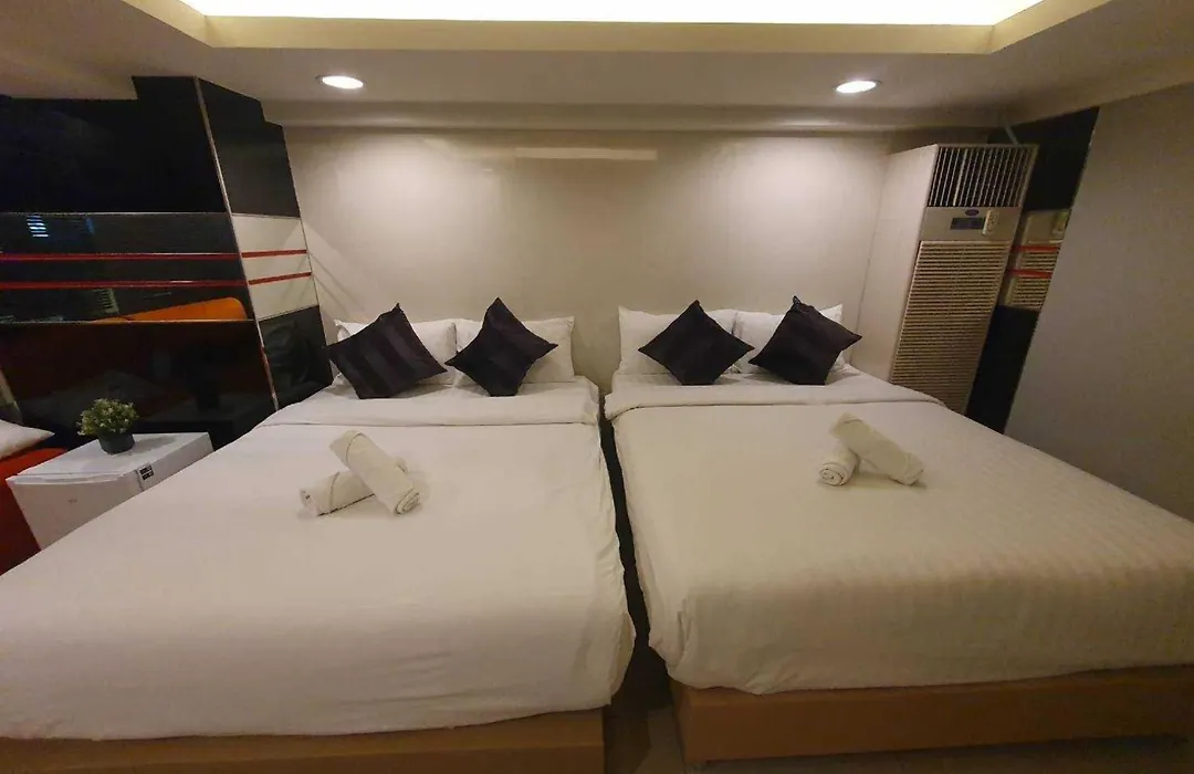 De Lux Bangkok Hotel-1