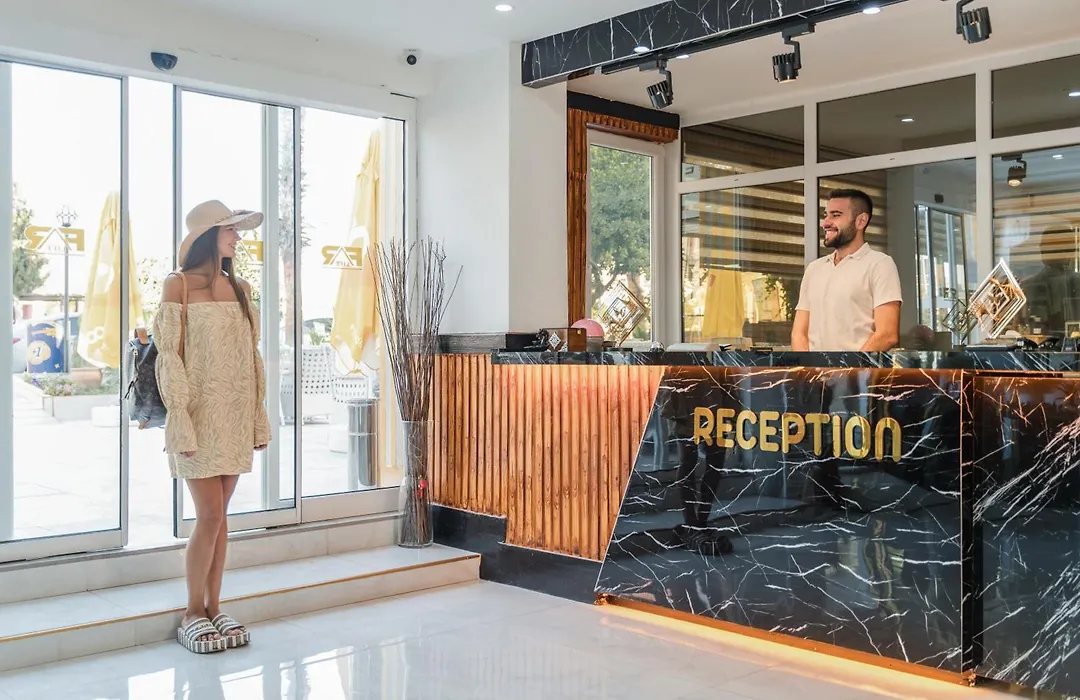 Far Life Hotel-1