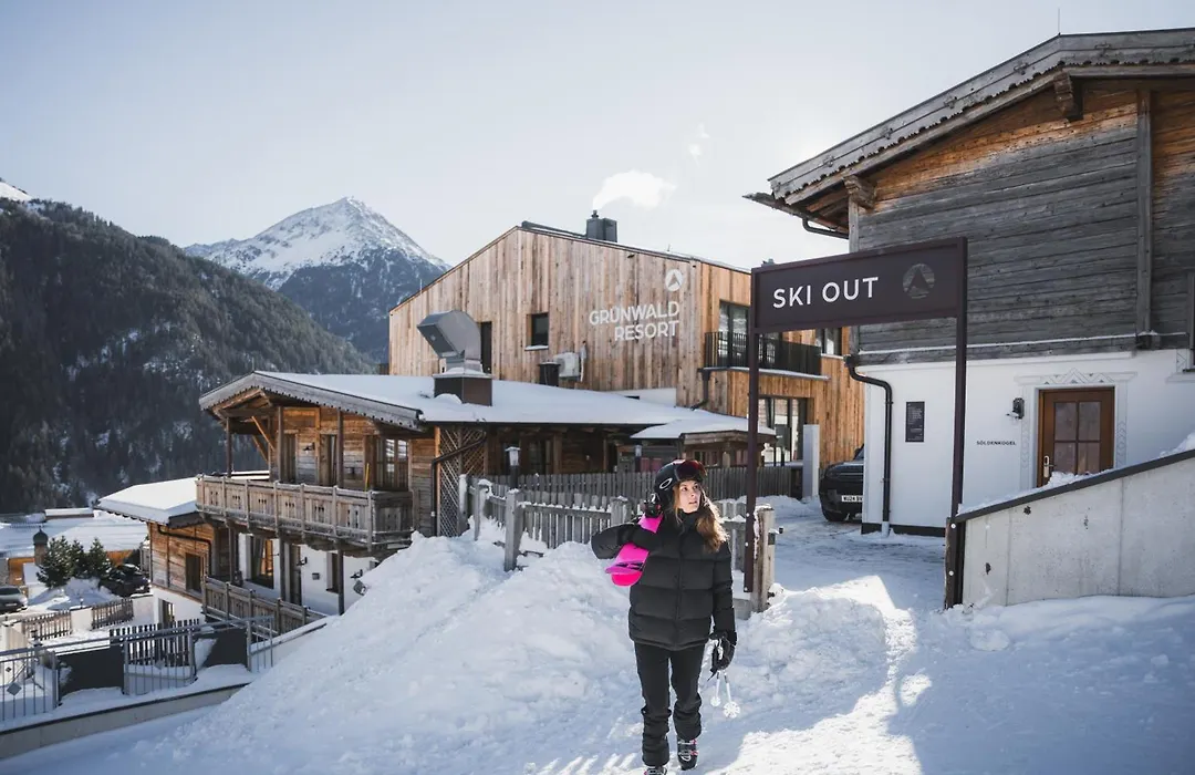 Gruenwald Resort Soelden Appartements Und Chalets Mit Pool-1