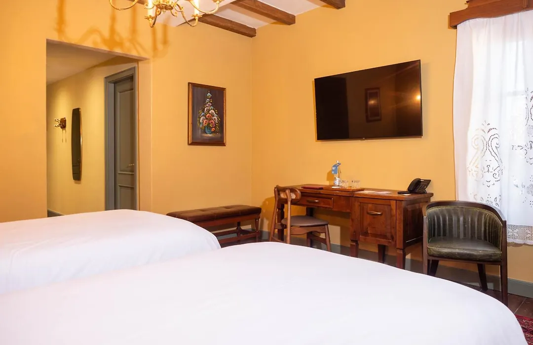 Vila Ebel Hotel Pool & Spa-1