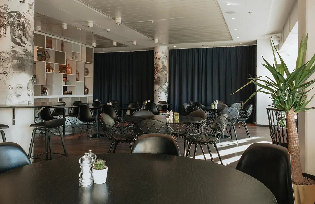 Best Western Plus Hotel Plaza-1