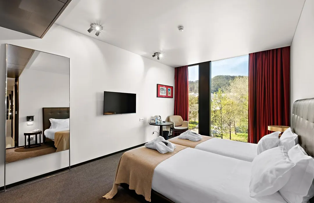 Axis Viana Business & Spa Hotel-1