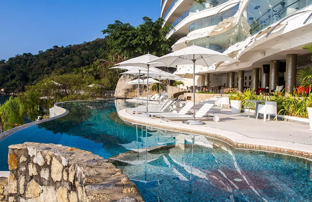 B Pichilingue Rooms & Beach Club-1