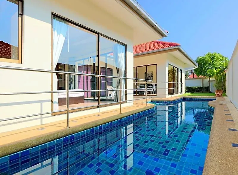 Avoca Pool Villas-1