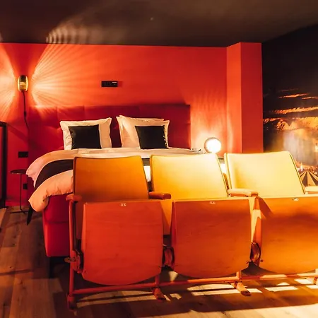 Oldschool Hotel-2