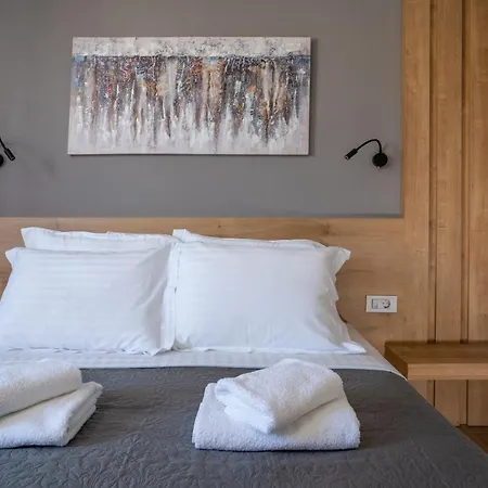 Sarah Luxury Rooms-3