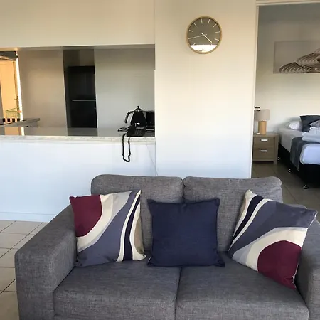 Coral Towers Holiday Suites-3