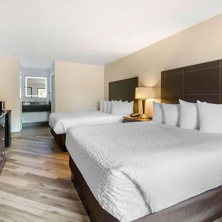 Clarion Inn & Suites Kissimmee-Lake Buena Vista South-3