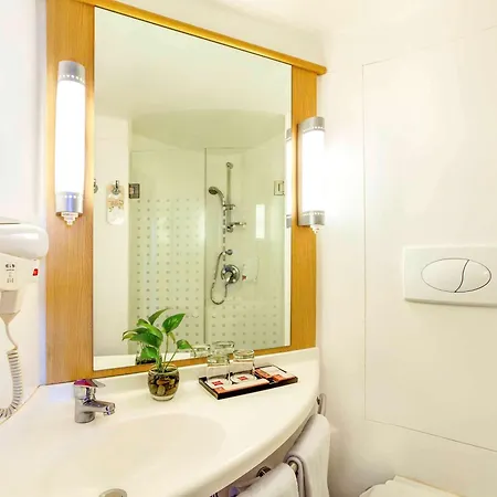 Ibis Surabaya City Center-2